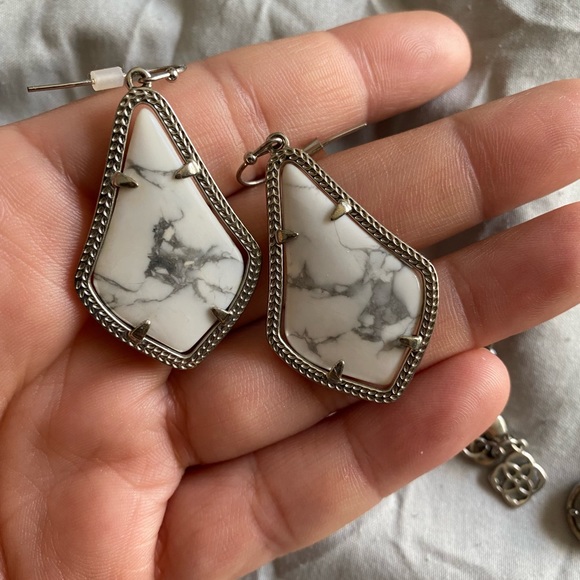 Vintage White Howlite Kendra Scott drop Necklace and Alex Earrings - Picture 3 of 5